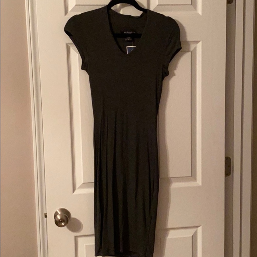 V-neck form-fitted cap sleeve dress